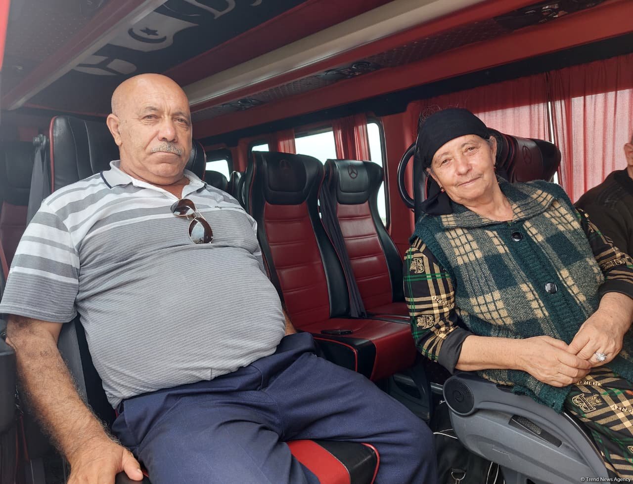 Vəngli kəndinə köçürülən ailələrə yaşayış evlərinin açarları təqdim edilib (FOTO) (YENİLƏNİB)