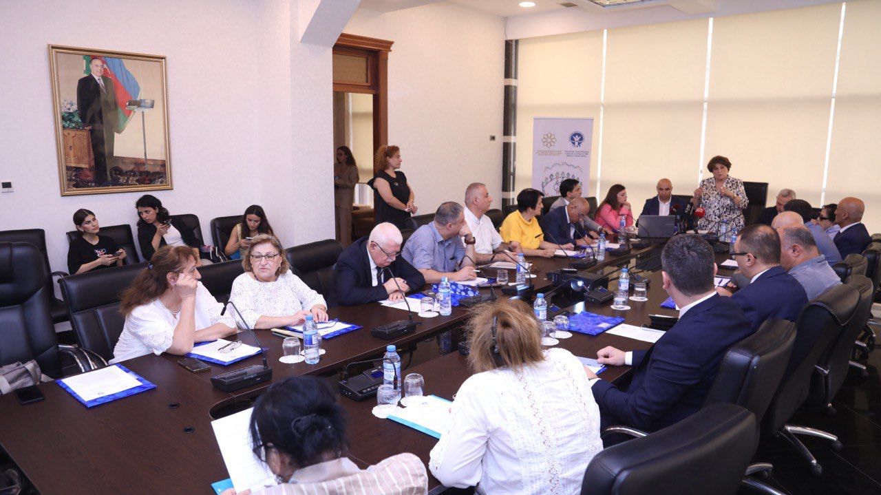 “İctimai nəzarətin təşviqinə yönələn imkanlar” mövzusunda ictimai dinləmə təşkil olunub (FOTO)