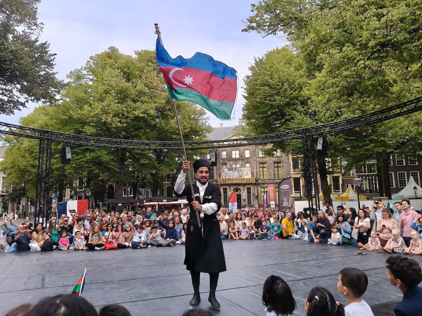 Azərbaycan mədəniyyəti Haaqada keçirilmiş beynəlxalq festivalda böyük maraq və coşqu ilə qarşılanıb (FOTO)