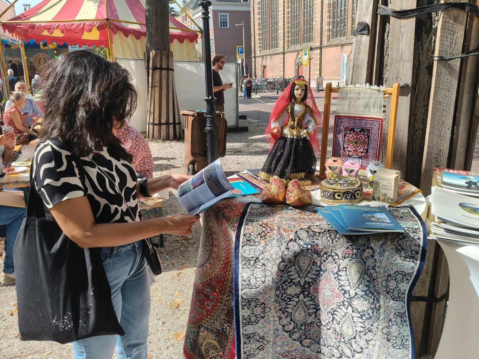 Azərbaycan mədəniyyəti Haaqada keçirilmiş beynəlxalq festivalda böyük maraq və coşqu ilə qarşılanıb (FOTO)