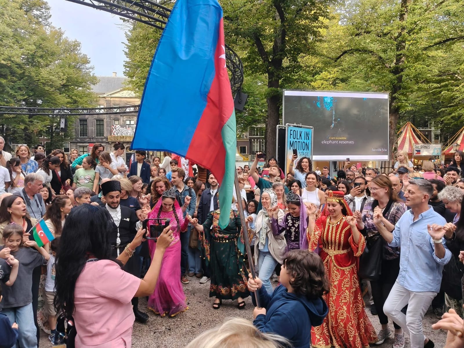 Azərbaycan mədəniyyəti Haaqada keçirilmiş beynəlxalq festivalda böyük maraq və coşqu ilə qarşılanıb (FOTO)