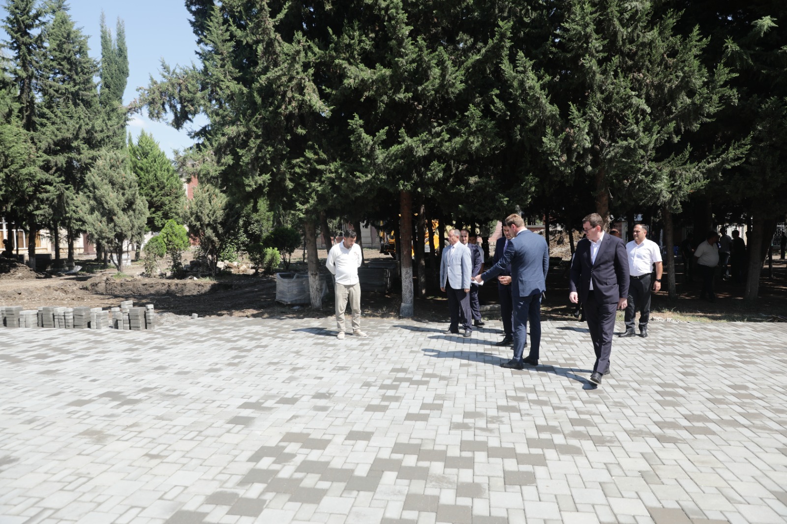 Xudatda Heydər Əliyev adına park əsaslı təmir edilir (FOTO)