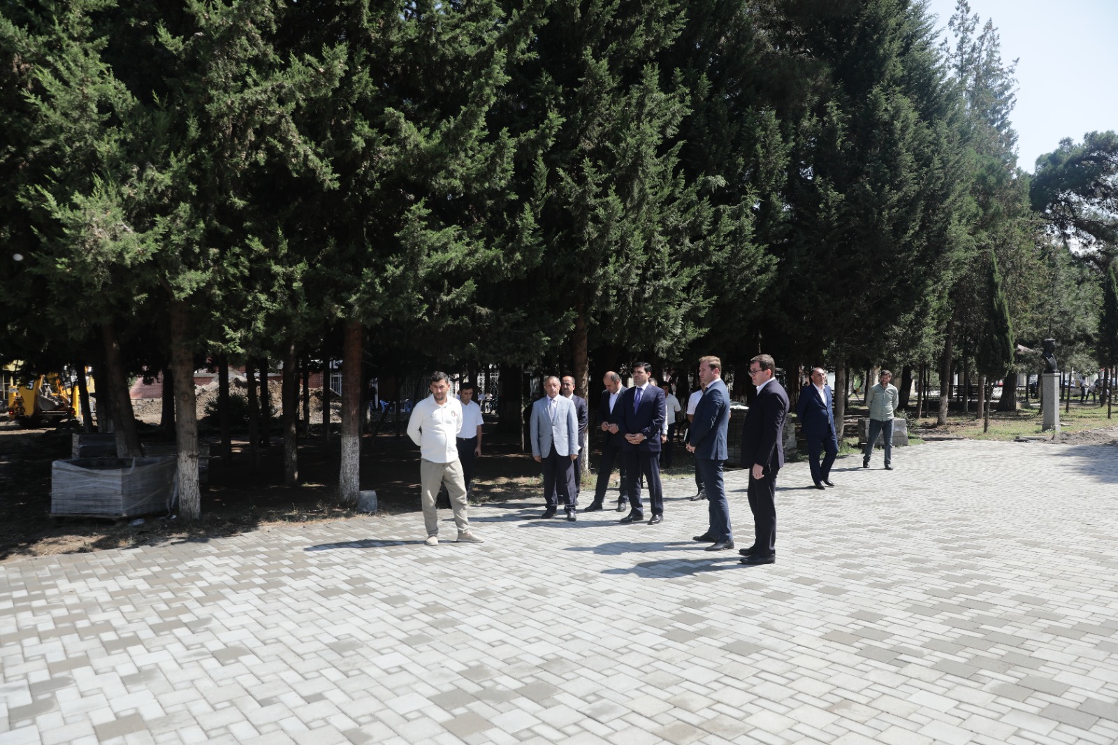 Xudatda Heydər Əliyev adına park əsaslı təmir edilir (FOTO)