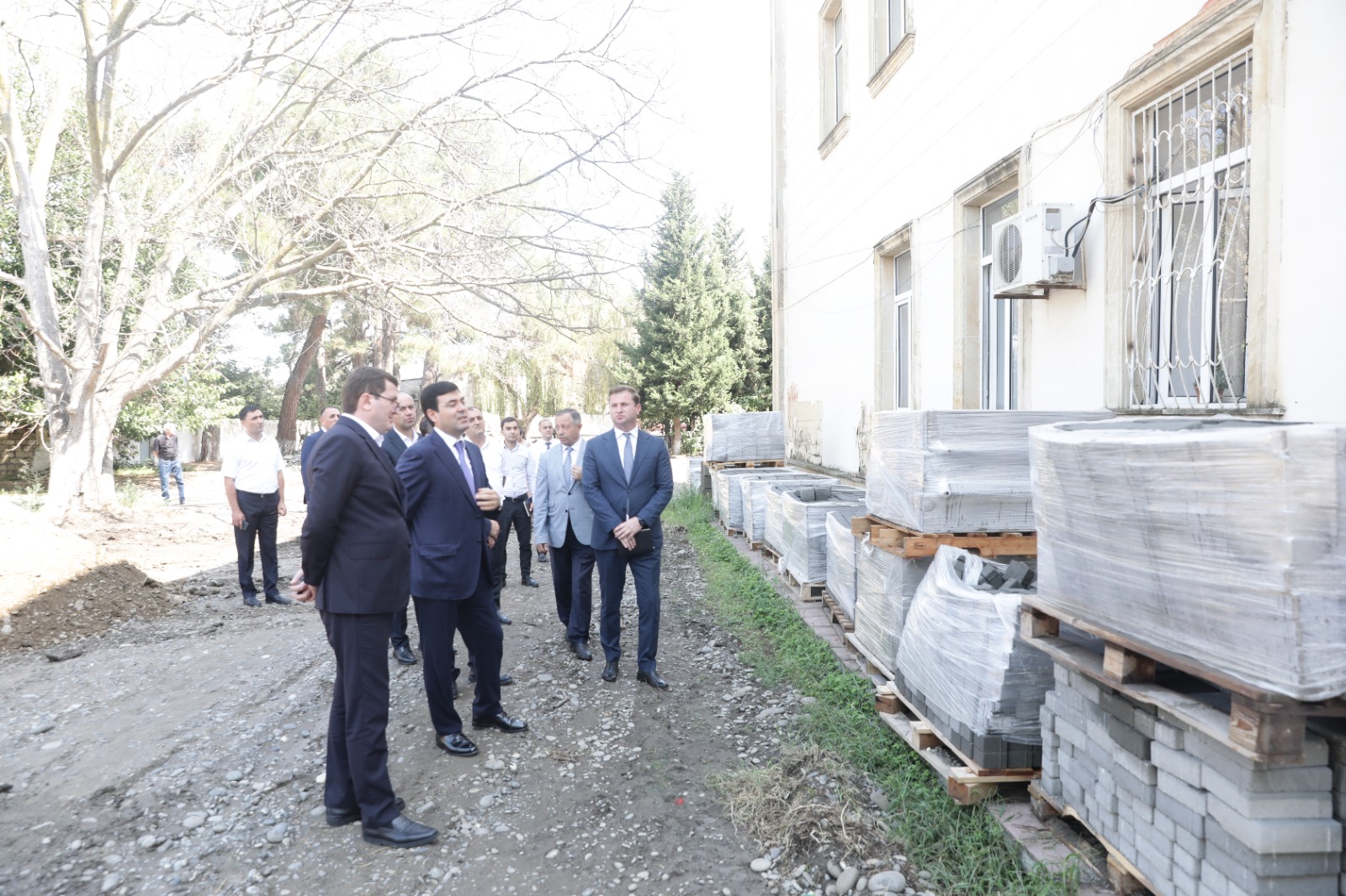 Xudatda Heydər Əliyev adına park əsaslı təmir edilir (FOTO)