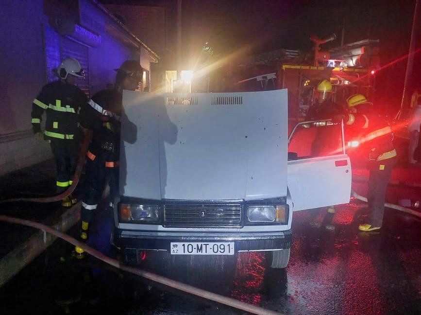 Şəmkirdə minik avtomobilində yanğın baş verib (FOTO/VİDEO)