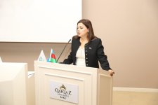 Qanunsuz tibb fəaliyyətinə qarşı mübarizə ilə bağlı ictimai müzakirə aparılıb (FOTO)