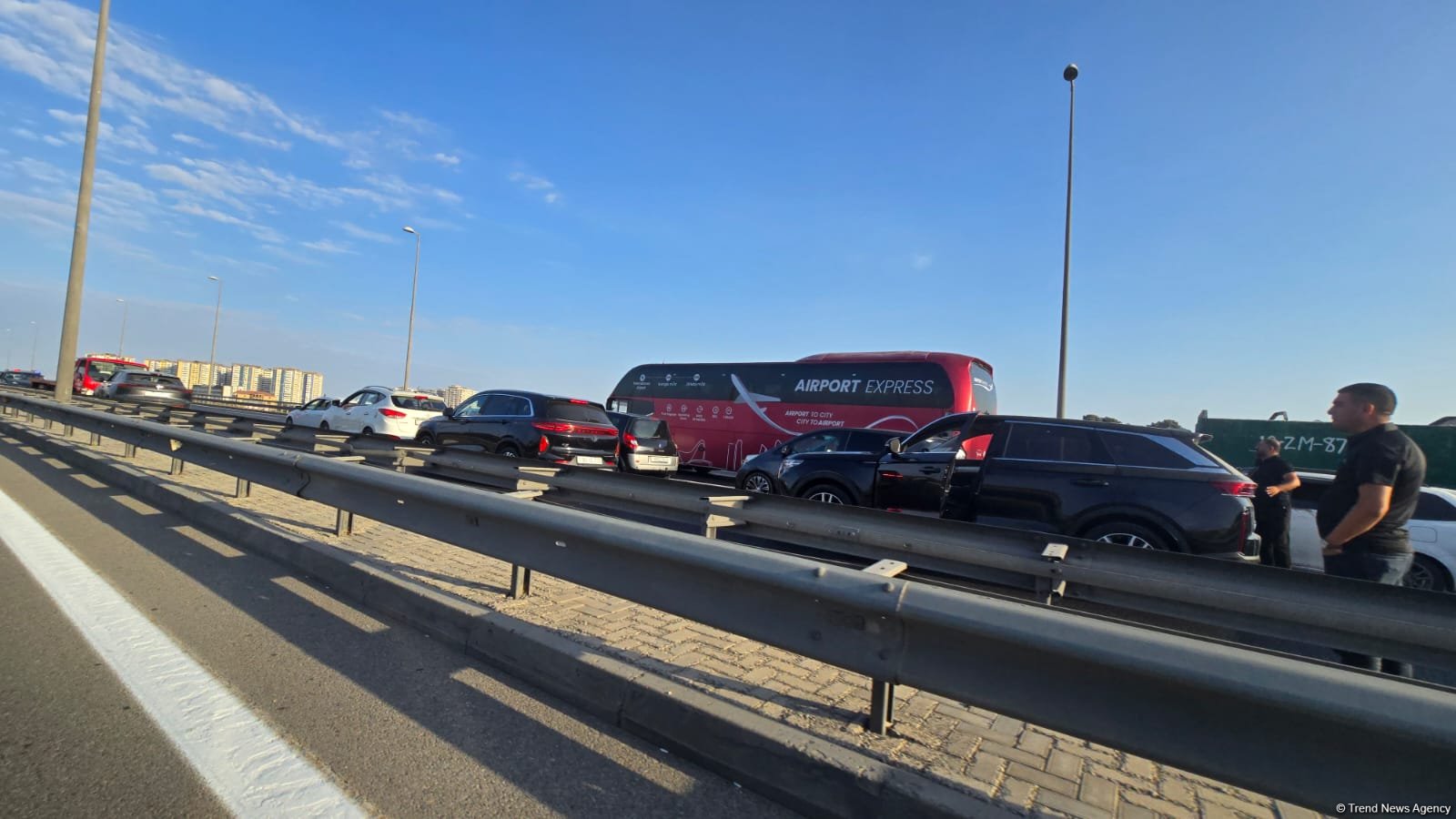 Aeroport yolunda qəza - Sıxlıq yarandı