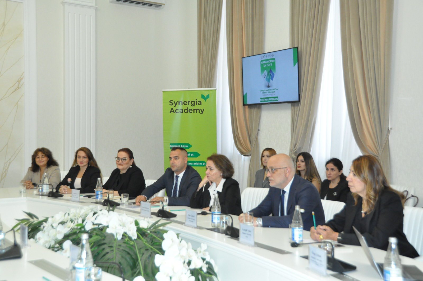 Ölkədə ilk: Biznes təhsilinin yeni modeli UNEC-də (FOTO)