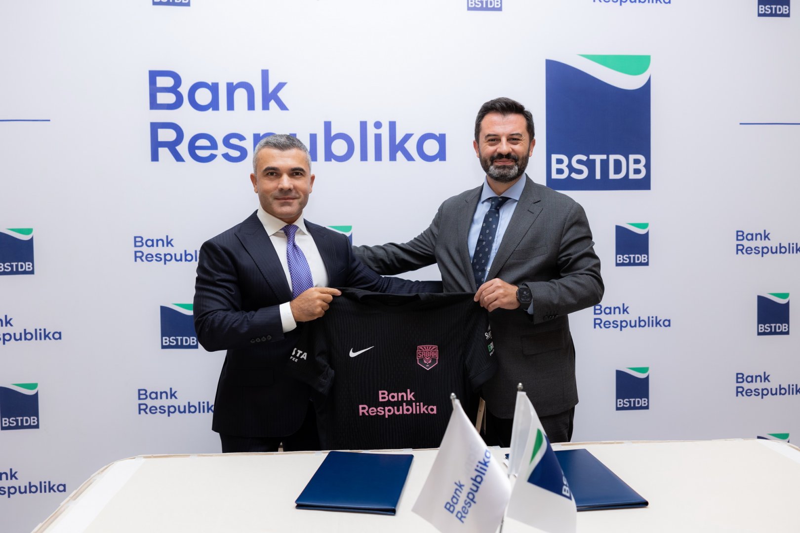 Bank Respublika və Qara Dəniz Ticarət və İnkişaf Bankı irihəcmli kredit sazişi imzalayıb (FOTO)