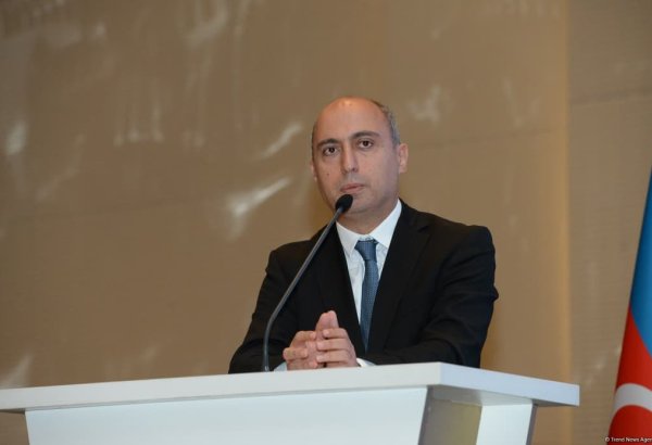 Dərsliklər baxımından biz hazırda kafidən yaxşıya gedən istiqamətdəyik - Nazir