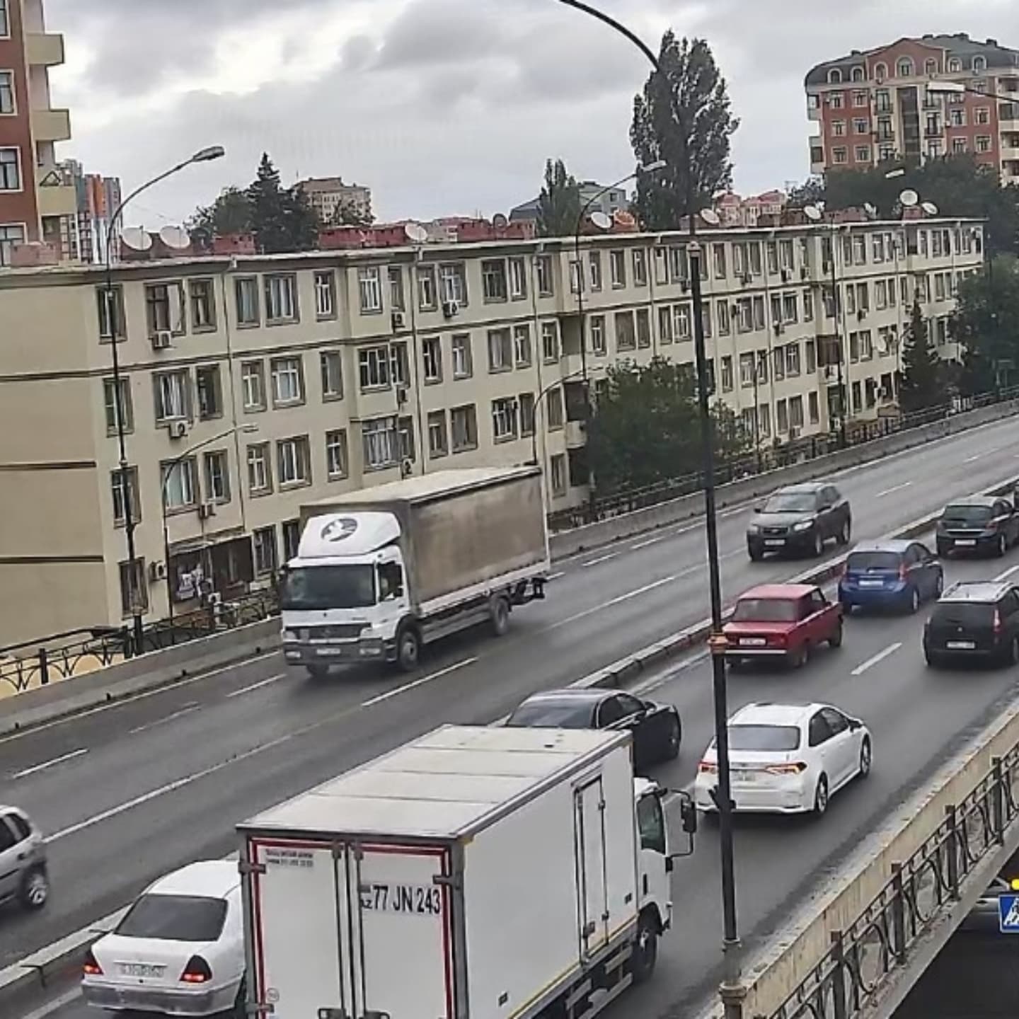 Sürücülərin NƏZƏRİNƏ: Paytaxtın bir sıra yollarında tıxac var - SİYAHI (FOTO)