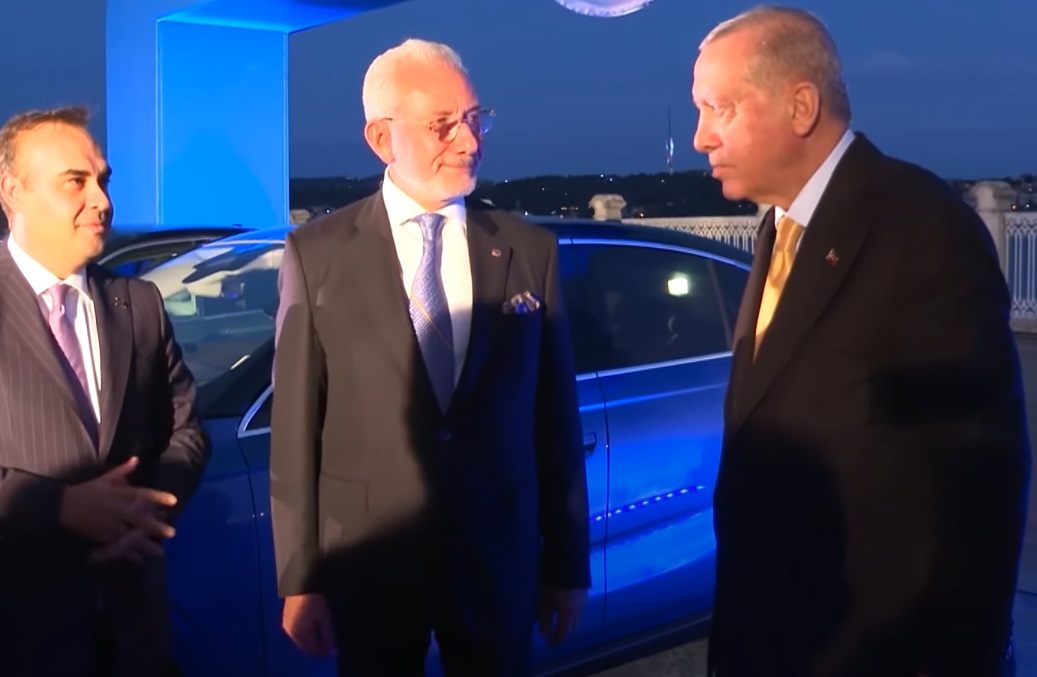 Ərdoğana yeni TOGG elektromobili hədiyyə edilib (FOTO)