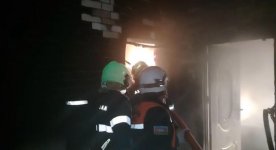 Xırdalanda çoxmərtəbəli yaşayış binasında yanğın baş verib, sakinlər təxliyə edilib (FOTO/VİDEO)