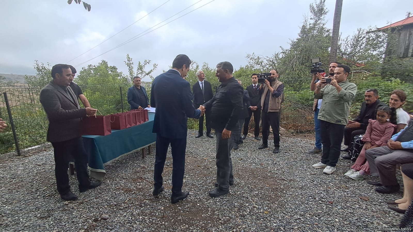 Xocalının Seyidbəyli kəndinə köçən ailələrə mənzillərin açarları təqdim olunub (FOTO) (YENİLƏNİB)