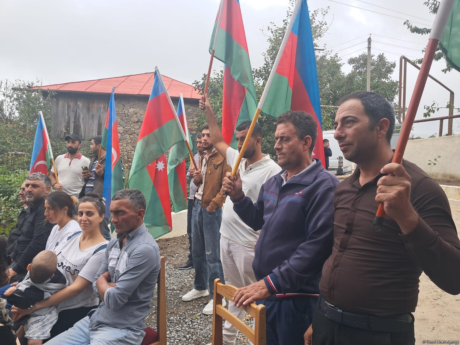 Xocalının Seyidbəyli kəndinə köçən ailələrə mənzillərin açarları təqdim olunub (FOTO) (YENİLƏNİB)
