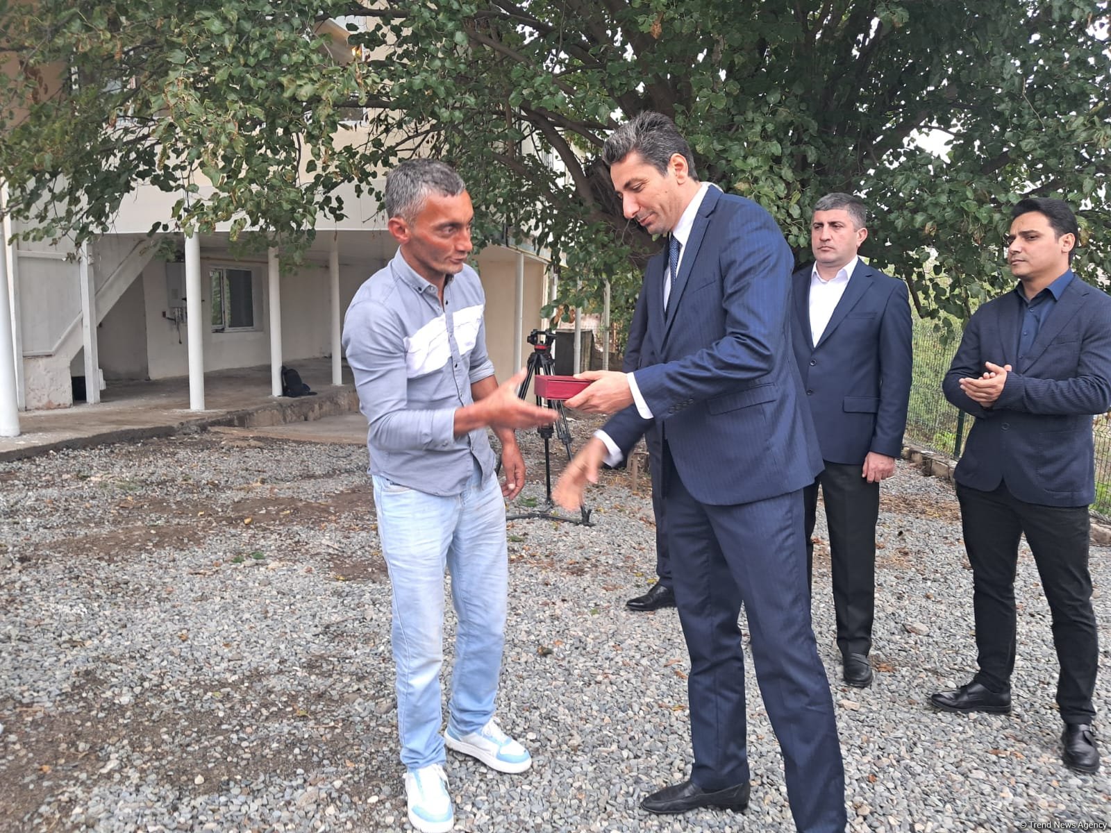 Xocalının Seyidbəyli kəndinə köçən ailələrə mənzillərin açarları təqdim olunub (FOTO) (YENİLƏNİB)
