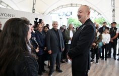 Prezident İlham Əliyev Qırmızı Bazar, Hadrut qəsəbələrinin və Sos kəndinin sakinləri ilə görüşüb (FOTO)