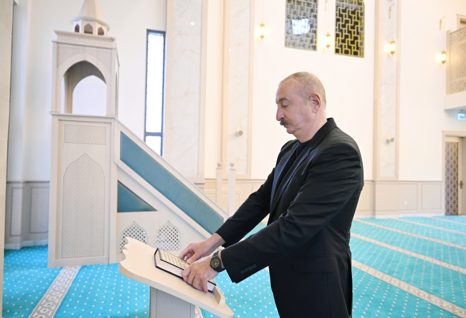 Prezident İlham Əliyev Hadrut qəsəbəsində inşa olunmuş məscidin açılışında iştirak edib (FOTO)