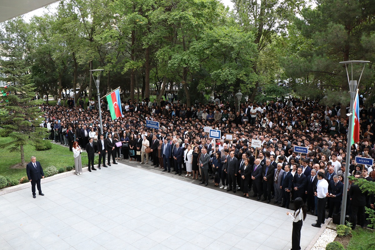 AzMİU-da “Bilik Günü”: Yeni tədris ilinə böyük ümidlərlə start verildi (FOTO)