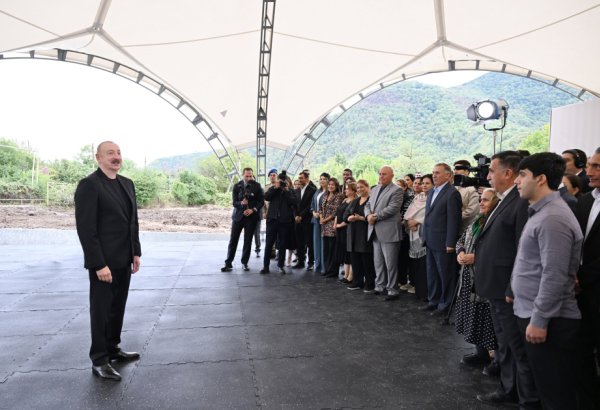 Prezident İlham Əliyev Xocalının Badara, Daşbulaq, Seyidbəyli və Şuşakənd kəndlərinin sakinləri ilə görüşüb (FOTO)