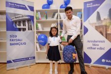 Bank Respublika Ağdamda ilk dəfə məktəbə gedəcək birinciləri sevindirdi (FOTO)