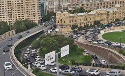 Sürücülərin NƏZƏRİNƏ: Bakıda bu yollarda sıxlıq var - SİYAHI (FOTO)