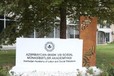 Əmək və Sosial Münasibətlər Akademiyasında Bilik Günü münasibətilə tədbir keçirilib (FOTO)