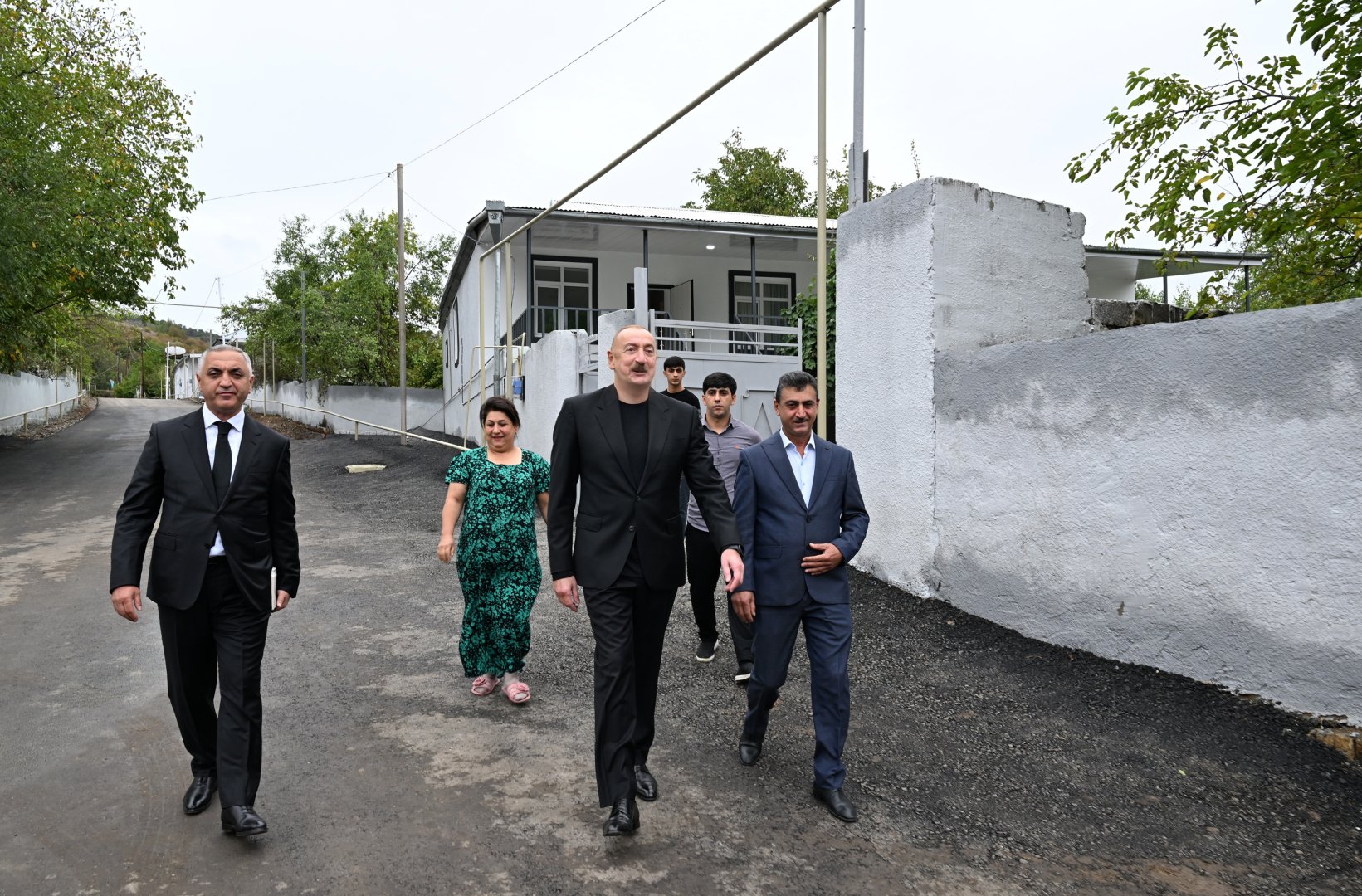 Prezident İlham Əliyev Xocalı rayonunun Badara kəndində olub (FOTO)