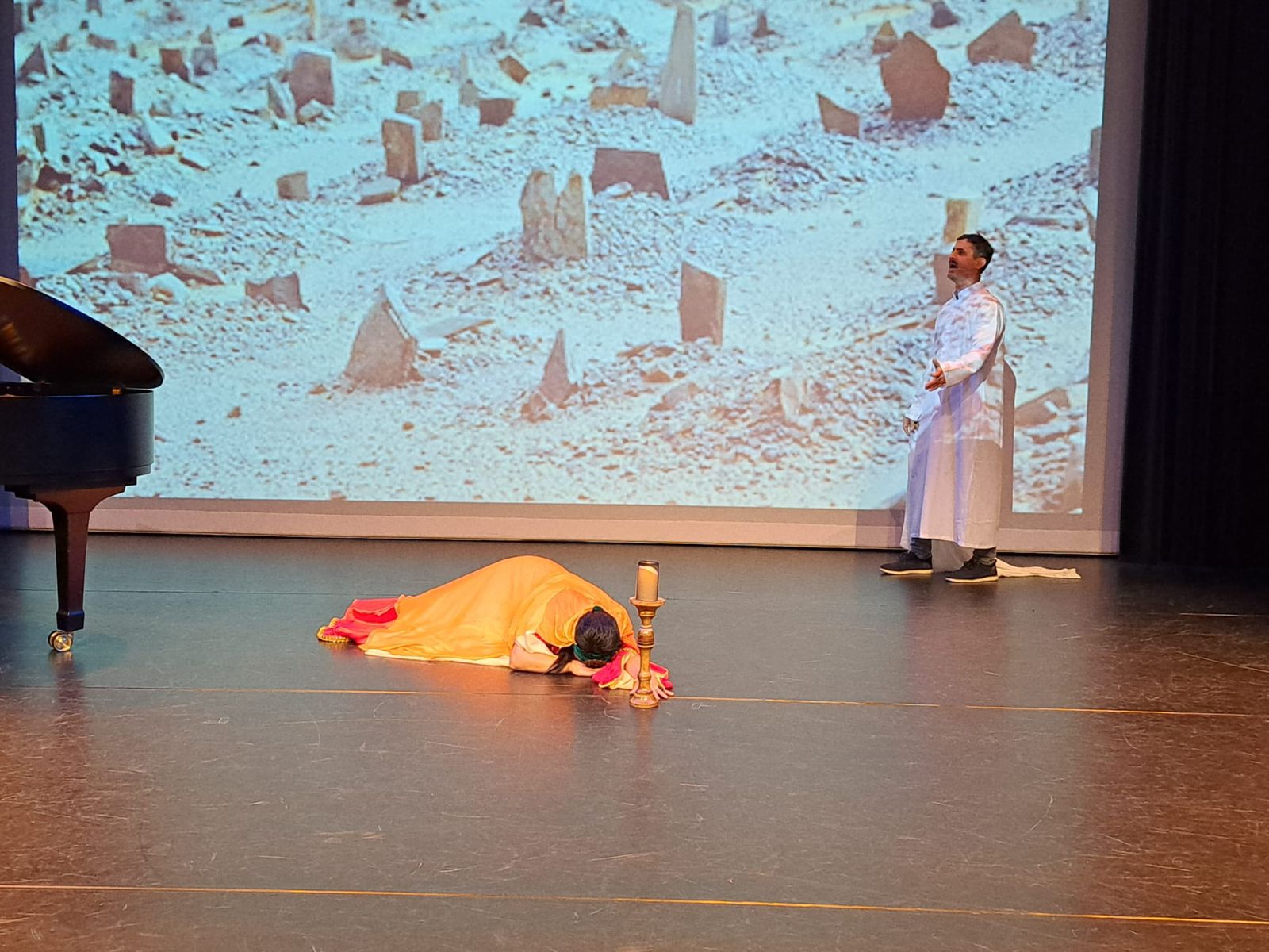 Haaqada “Leyli və Məcnun” nümayiş olunub (FOTO)