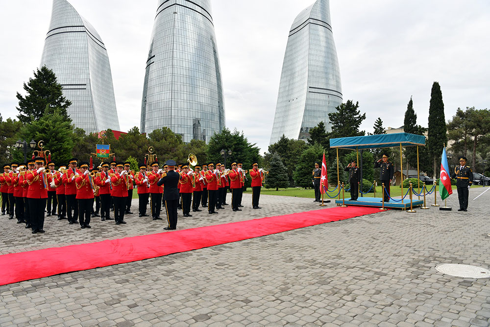 Türkiyənin Baş Qərargah rəisi Azərbaycana gəlib (FOTO)