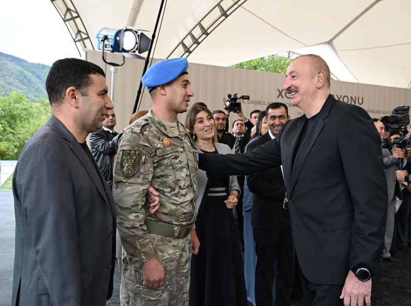 Prezident İlham Əliyev Xocalının Badara, Daşbulaq, Seyidbəyli və Şuşakənd kəndlərinin sakinləri ilə görüşüb (FOTO)