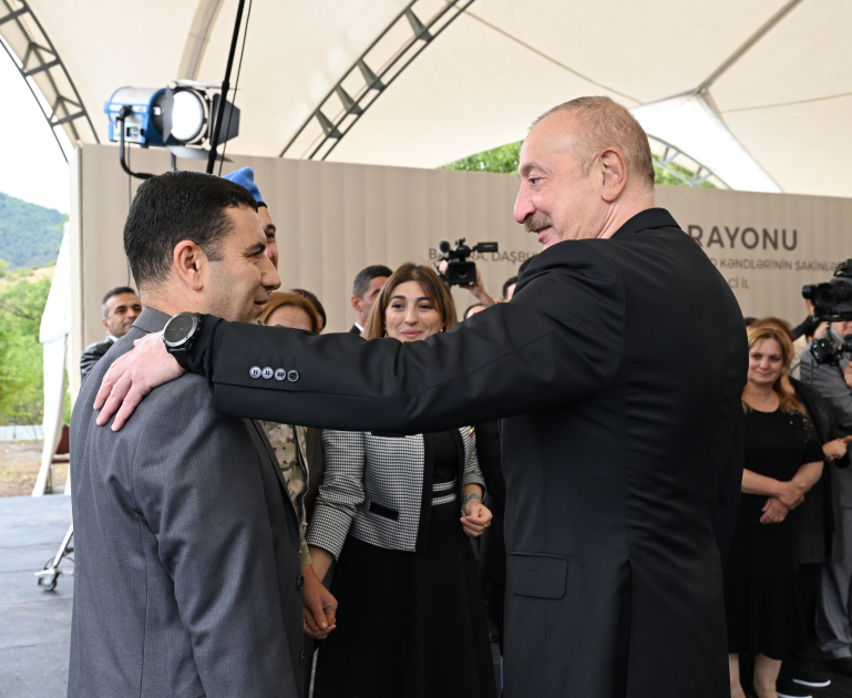 Prezident İlham Əliyev Xocalının Badara, Daşbulaq, Seyidbəyli və Şuşakənd kəndlərinin sakinləri ilə görüşüb (FOTO)
