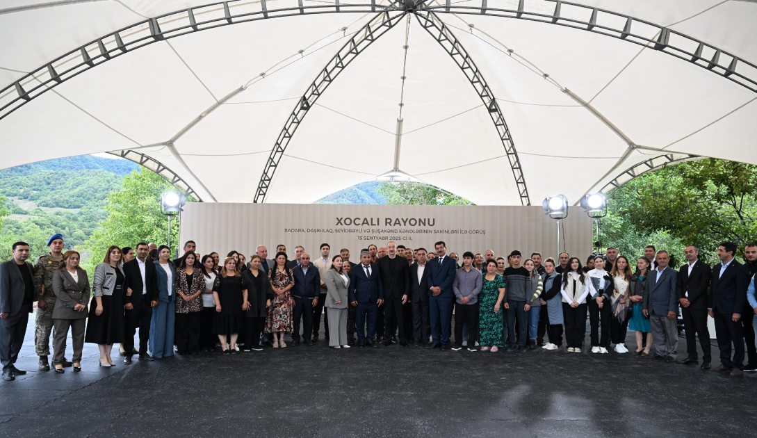 Prezident İlham Əliyev Xocalının Badara, Daşbulaq, Seyidbəyli və Şuşakənd kəndlərinin sakinləri ilə görüşüb (FOTO)