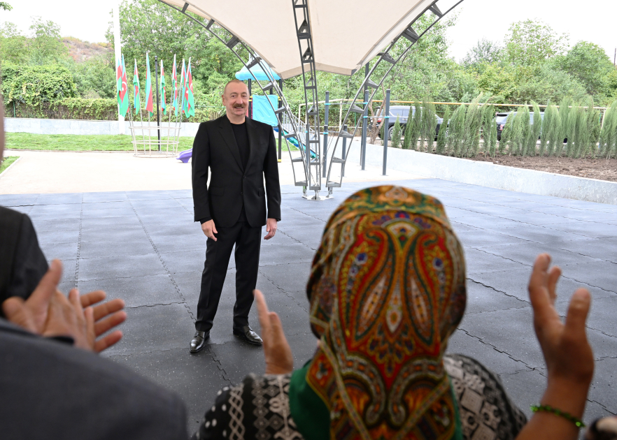 Prezident İlham Əliyev Xocalının Badara, Daşbulaq, Seyidbəyli və Şuşakənd kəndlərinin sakinləri ilə görüşüb (FOTO)