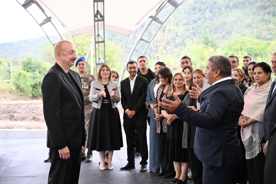 Prezident İlham Əliyev Xocalının Badara, Daşbulaq, Seyidbəyli və Şuşakənd kəndlərinin sakinləri ilə görüşüb (FOTO)