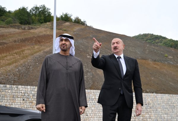 Azərbaycan və Birləşmiş Ərəb Əmirliklərinin Prezidentləri Şuşa rayonunun Daşaltı kəndinin fonunda şəkil çəkdiriblər (FOTO/VİDEO)