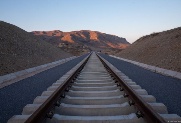 Nəqliyyat dəhlizlərində yük daşımalarının həcmi açıqlanıb