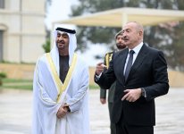 Azərbaycan və Birləşmiş Ərəb Əmirliklərinin Prezidentləri Şuşada Azərbaycanın tanınmış şəxsiyyətlərinin güllələnmiş heykəllərinə baxıblar (FOTO)