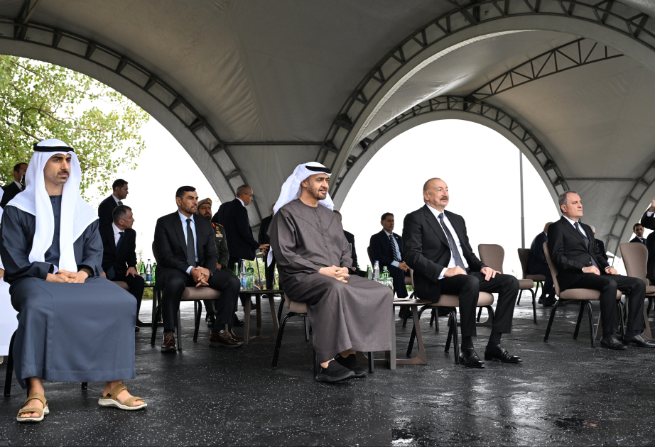 Prezidentlər İlham Əliyev və Şeyx Məhəmməd bin Zayed Al Nəhyan Cıdır düzündə Qarabağ atlarının şousunu izləyiblər