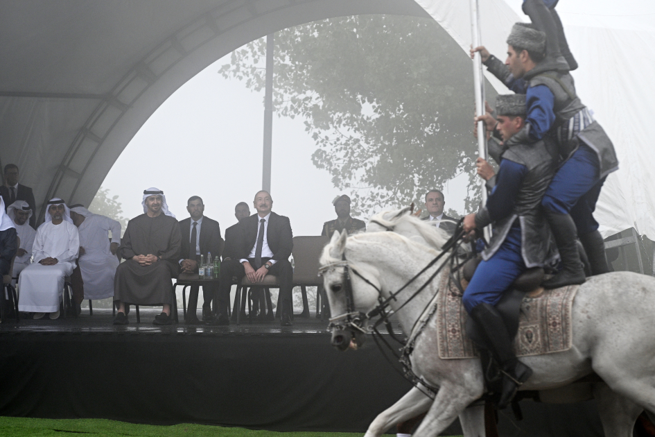 Prezidentlər İlham Əliyev və Şeyx Məhəmməd bin Zayed Al Nəhyan Cıdır düzündə Qarabağ atlarının şousunu izləyiblər (FOTO)