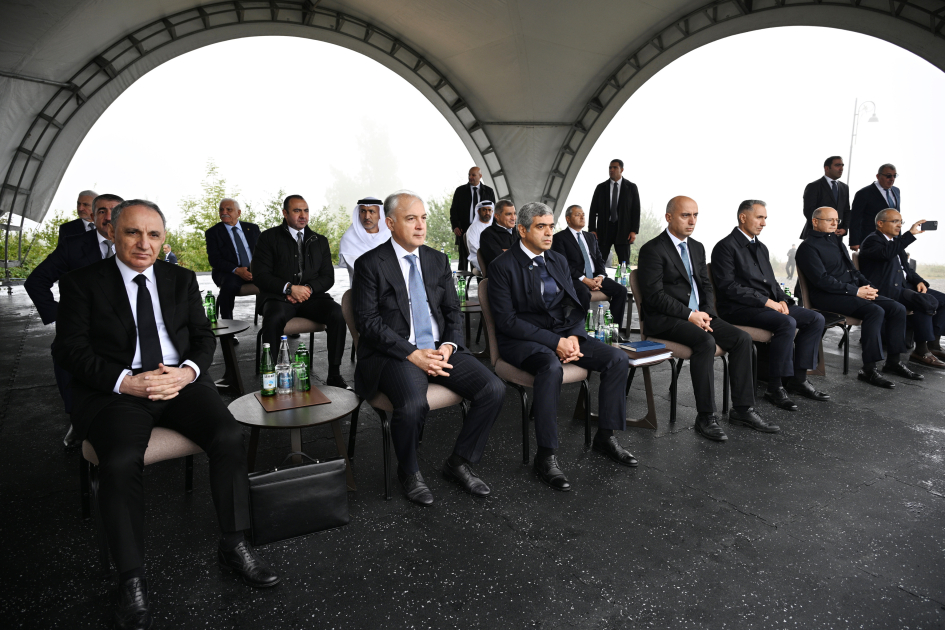 Prezidentlər İlham Əliyev və Şeyx Məhəmməd bin Zayed Al Nəhyan Cıdır düzündə Qarabağ atlarının şousunu izləyiblər (FOTO)