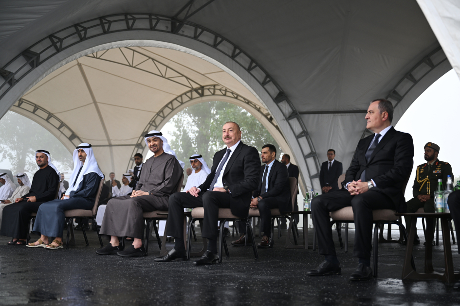 Prezidentlər İlham Əliyev və Şeyx Məhəmməd bin Zayed Al Nəhyan Cıdır düzündə Qarabağ atlarının şousunu izləyiblər (FOTO)
