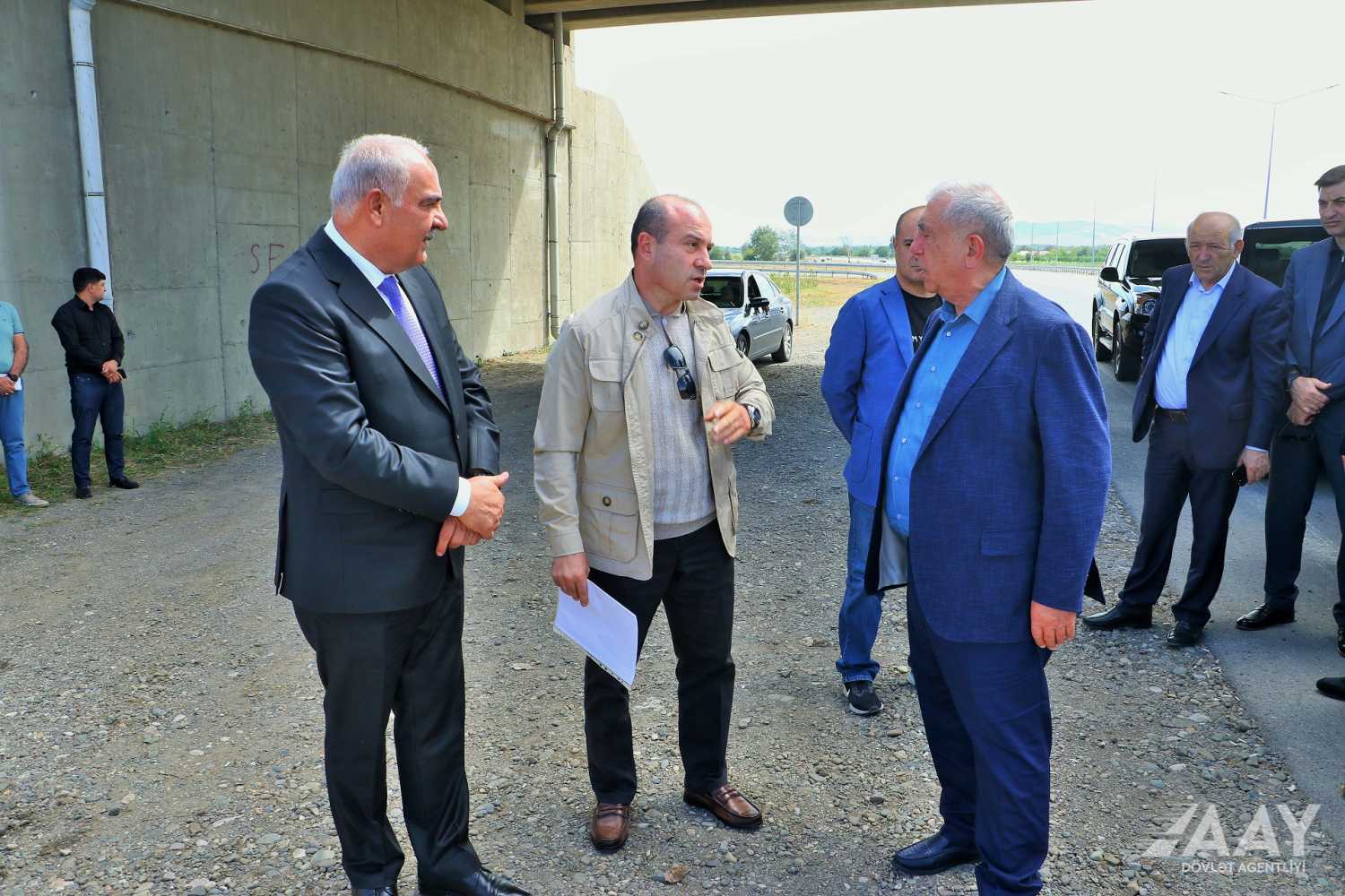 Yevlax, Gəncə, Qazax, Kəlbəcər, Ağdərə və Xocalıda icra edilən yol layihələrinə baxış keçirilib (FOTO)