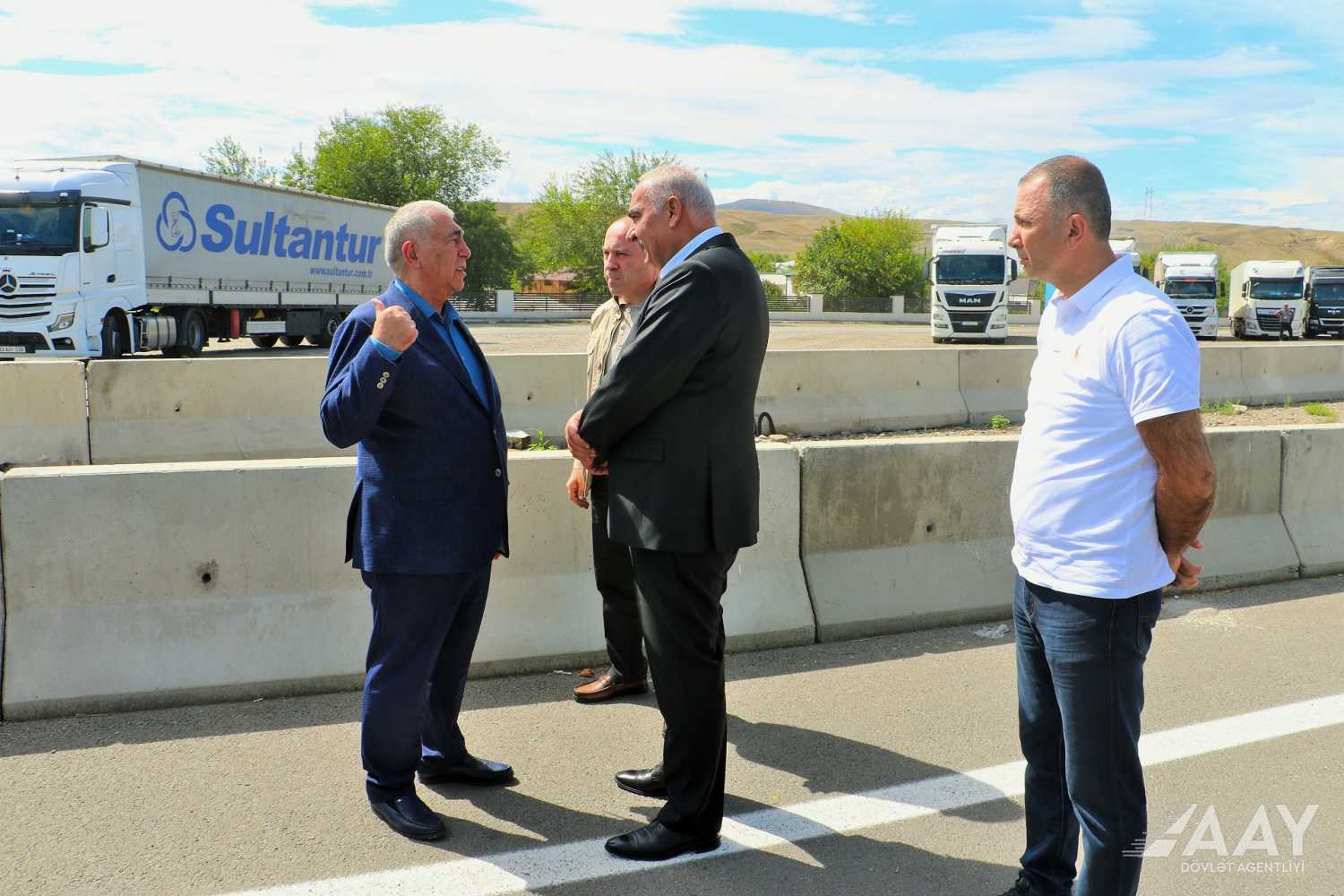 Yevlax, Gəncə, Qazax, Kəlbəcər, Ağdərə və Xocalıda icra edilən yol layihələrinə baxış keçirilib (FOTO)