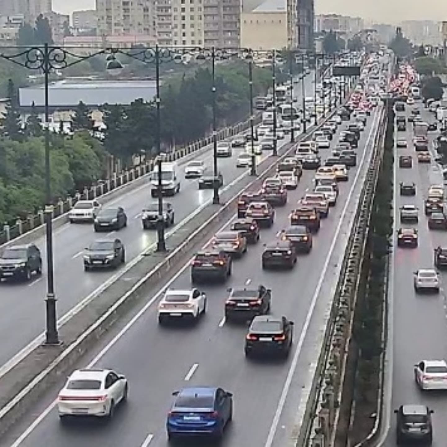 Sürücülərin NƏZƏRİNƏ: Paytaxtın bir sıra yollarında tıxac var - SİYAHI
