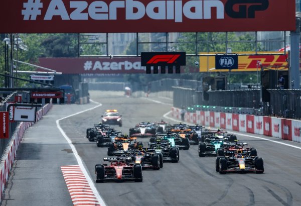 Formula 2: Əsas yarış start götürdü