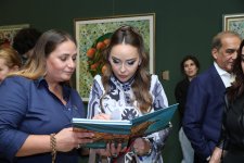 Azərbaycan Milli Xalça Muzeyində “Əsrlərin sədasında xalça sehri” adlı sərgi açılıb (FOTO)
