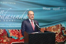 Azərbaycan Milli Xalça Muzeyində “Əsrlərin sədasında xalça sehri” adlı sərgi açılıb (FOTO)