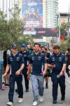 Formula 1 Pilotları Paddock-da: Yarışa sayılı saatlar qaldı (FOTO)