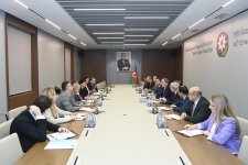 Ceyhun Bayramov AK-nın genişlənmə üzrə komissarı ilə görüşüb (FOTO)
